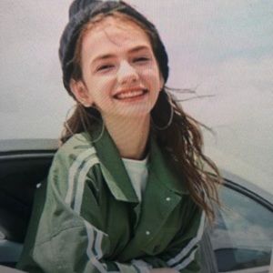 Meet your Posher, Claire